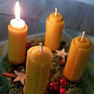 Adventskranz mit Bienenwachskerzen