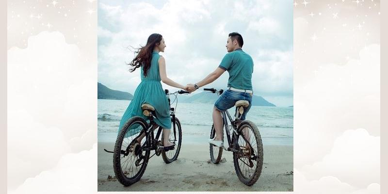 Partnerhoroskop: 2 Menschen am Strand