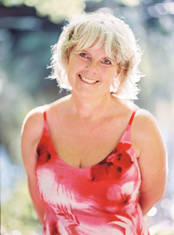 Petra herzliches Lächeln